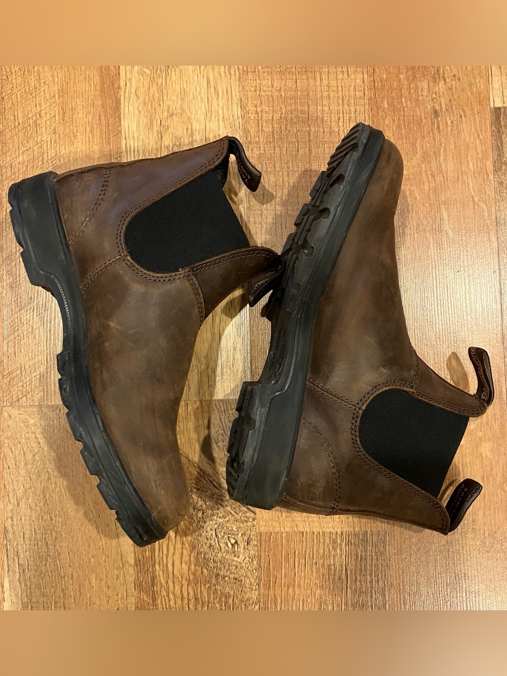 Blundstone Tobacco Brown Nubuck Leather Chelsea Boots US 8